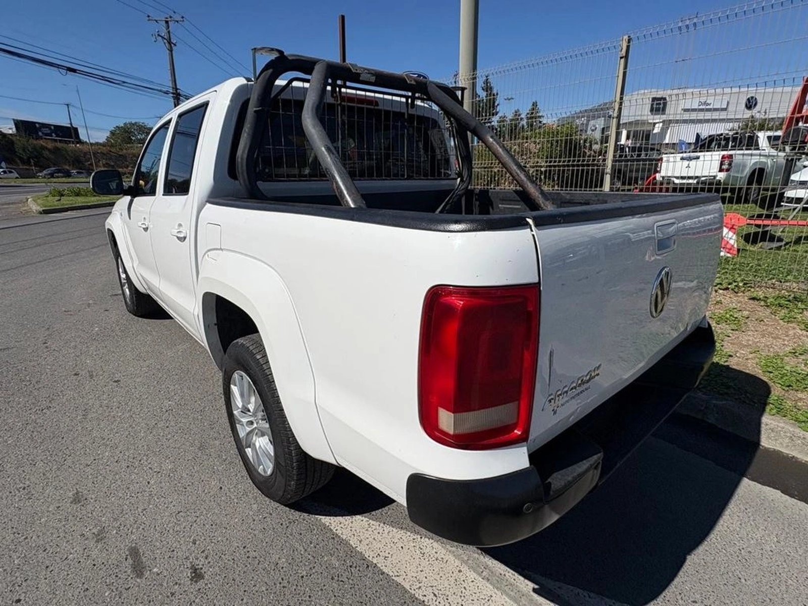 VOLKSWAGEN AMAROK TRENDLINE 4X4 DIESEL 2023 - Imagen 6 de 12
