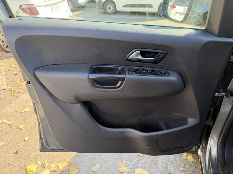 Volkswagen AMAROK 2.0 COMFORTLINE 4X4 AT 2023 - Imagen 9 de 20