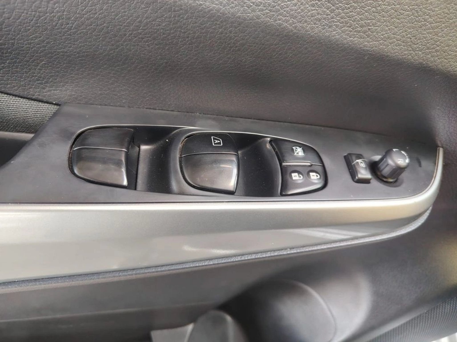 Nissan NAVARA NAVARA D CAB 2.3 MT 4X2 2023 - Imagen 16 de 17