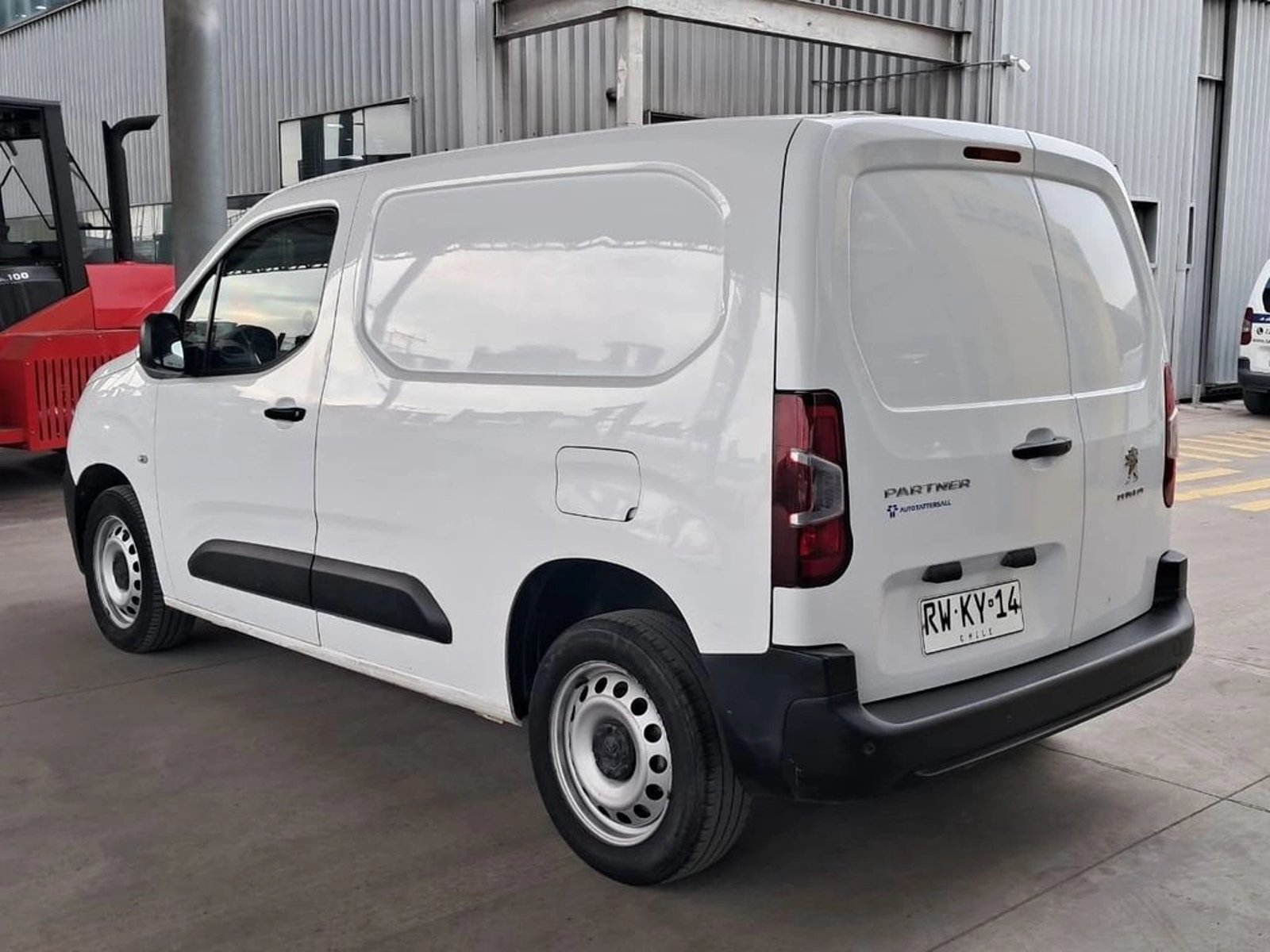 Peugeot PARTNER L1 1.6 HDI 4X2 MT 2022 - Imagen 8 de 20