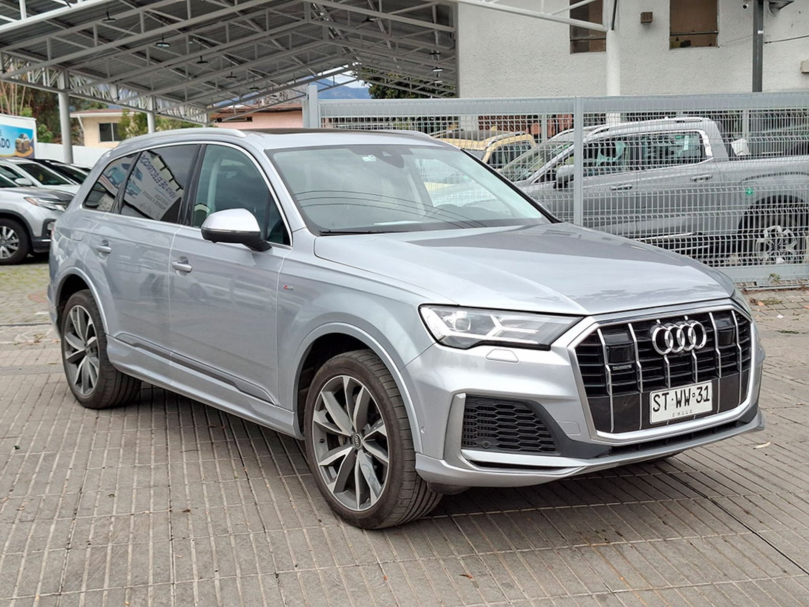 Audi Q7 55 TFSI Quattro 3.0 S line 2023 - Foto 3 de 20