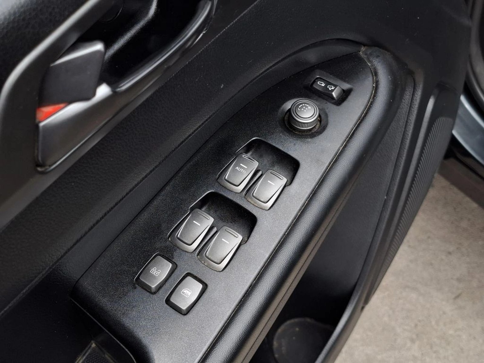SsangYong GRAND MUSSO 2.2D Limited Plus Auto 4x4 AT 2024 - Imagen 13 de 20