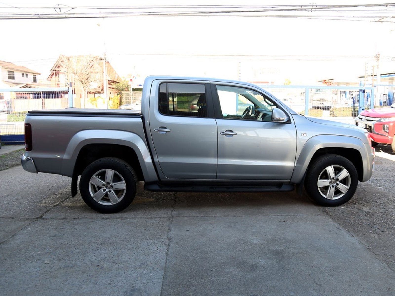 Volkswagen AMAROK 2.0 HIGHLINE DIESEL 4X4 DOB. CAB. AT 4P 2023 - Imagen 4 de 20