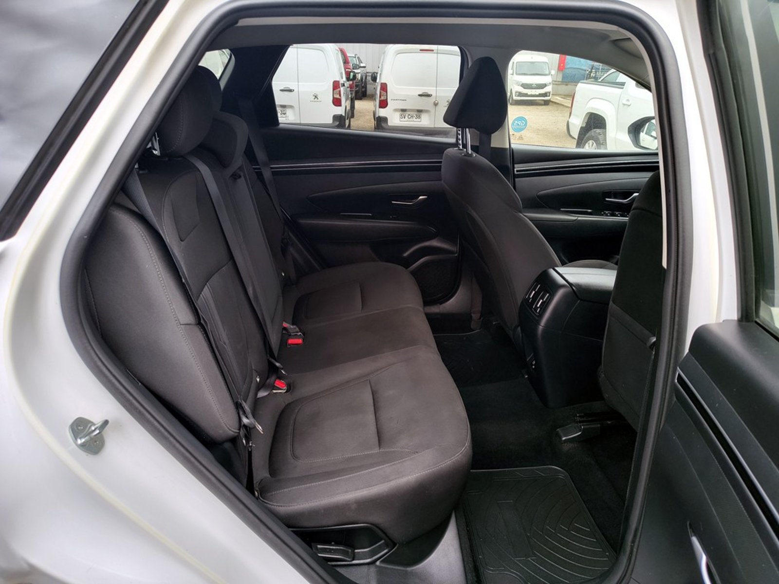 Hyundai TUCSON 2.0 Gasolina 4x4 T/A 2024 - Imagen 20 de 20