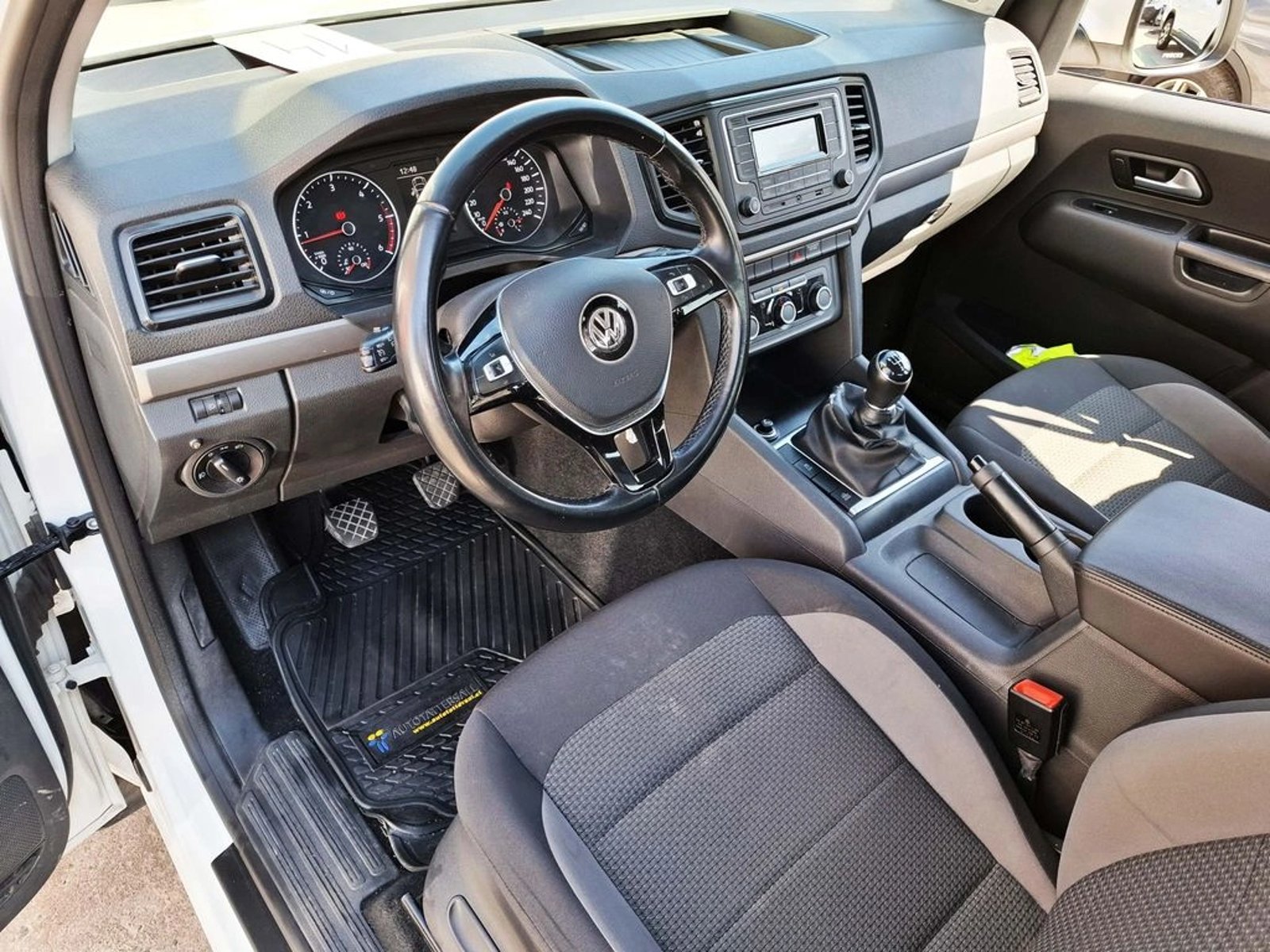 Volkswagen AMAROK TREDLINE 2.0 MT 4X2 2021 - Imagen 16 de 20