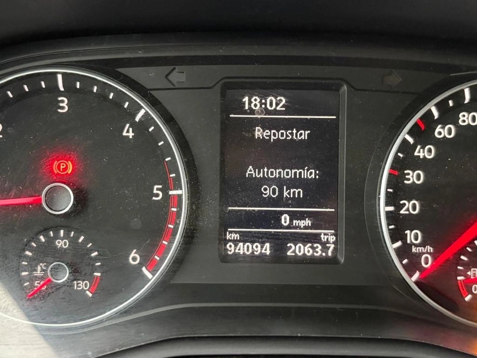 Volkswagen AMAROK TRENDLINE 4X2 MT 2023 - Imagen 12 de 12