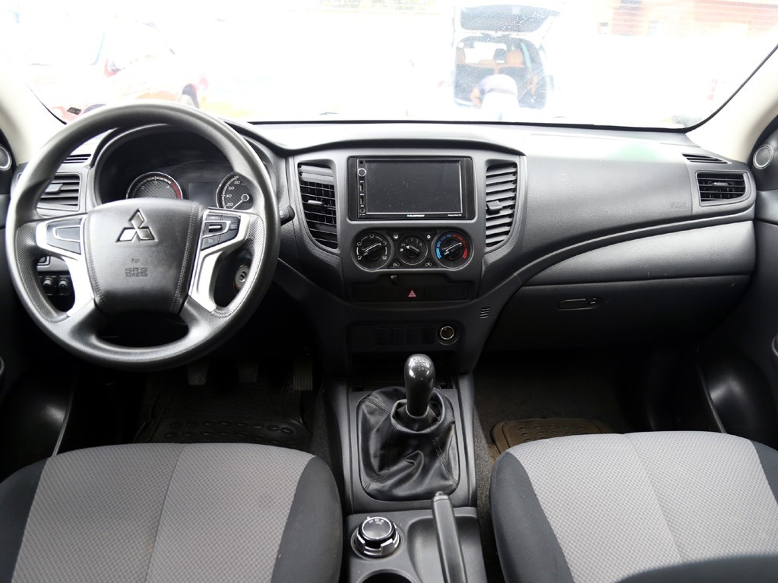 Mitsubishi L200 KATANA CRT 2023 - Imagen 15 de 20