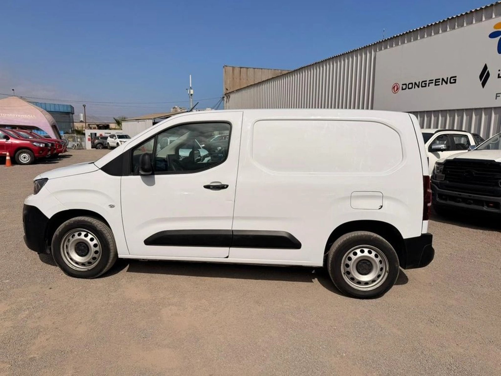 PEUGEOT PARTNER L1 1.5 Diesel 4X2 T/M 2024 - Imagen 8 de 17