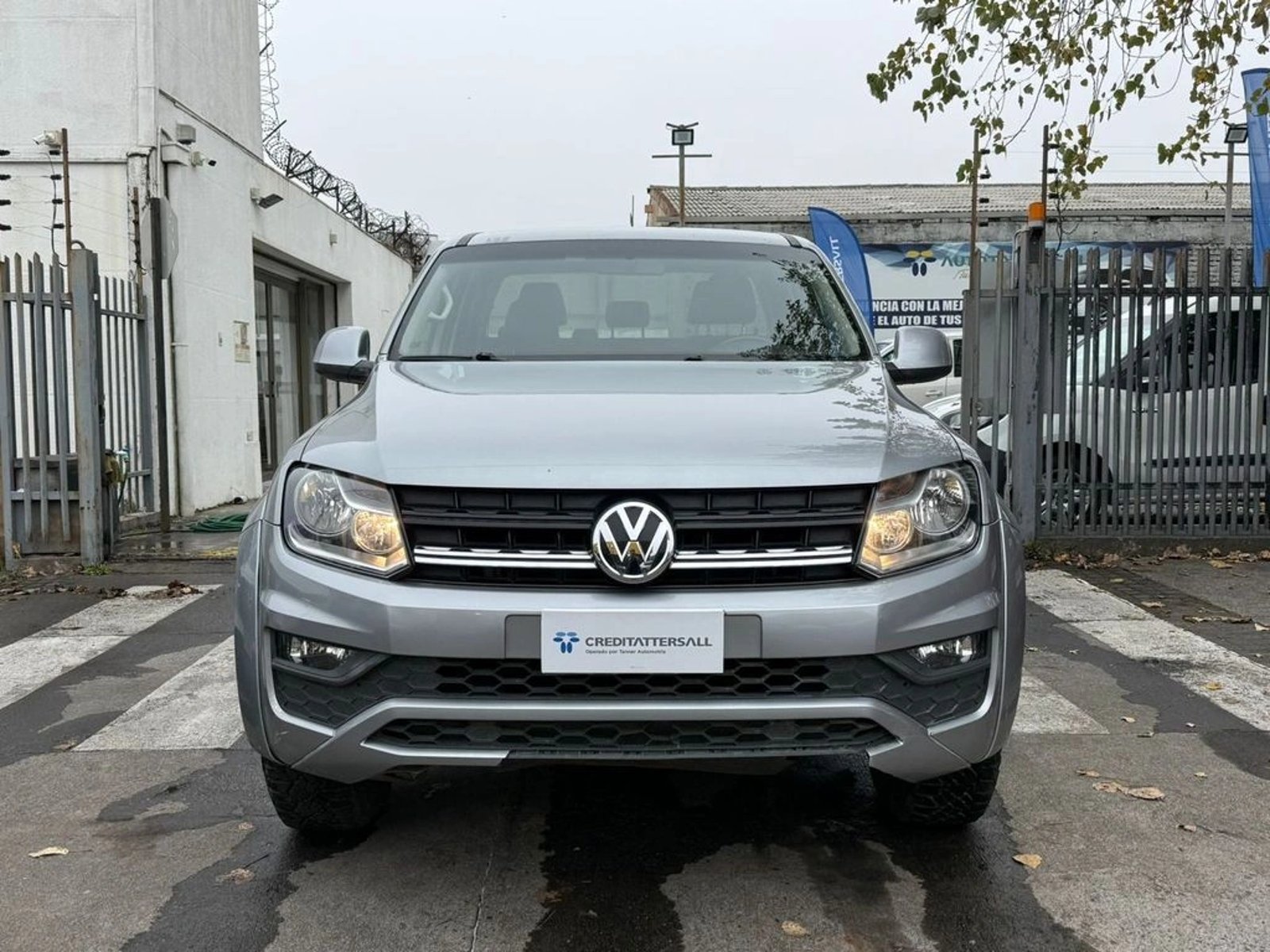 Volkswagen AMAROK 2.0 TRENDLINE 4X4 MT 2023 - Foto 2 de 13