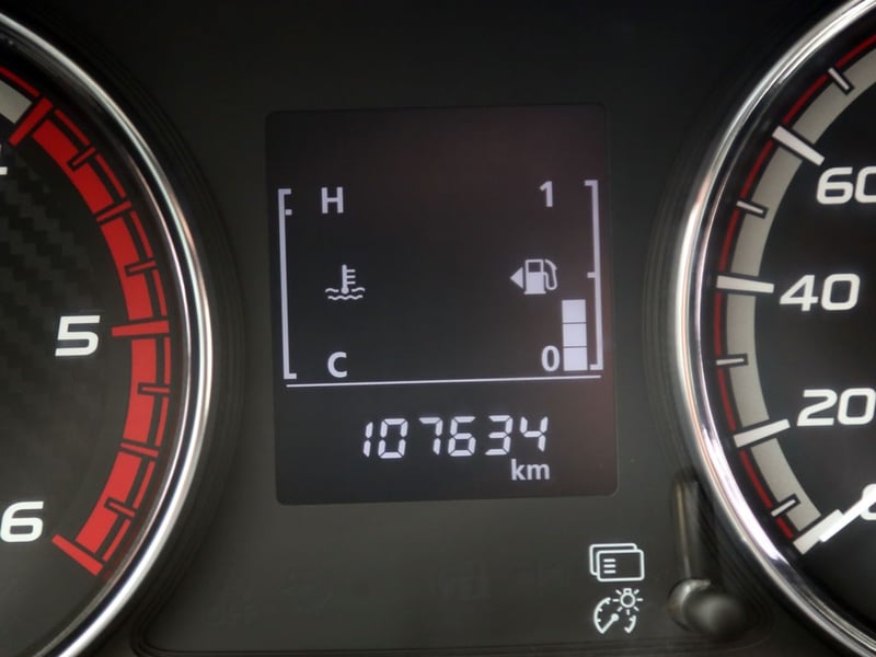 Mitsubishi L200 L200 KATANA 4X2 DIESEL 2023 - Imagen 15 de 19