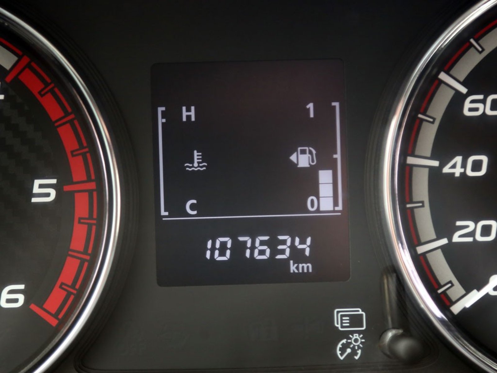MITSUBISHI L200 L200 KATANA 4X2 DIESEL 2023 - Imagen 15 de 19