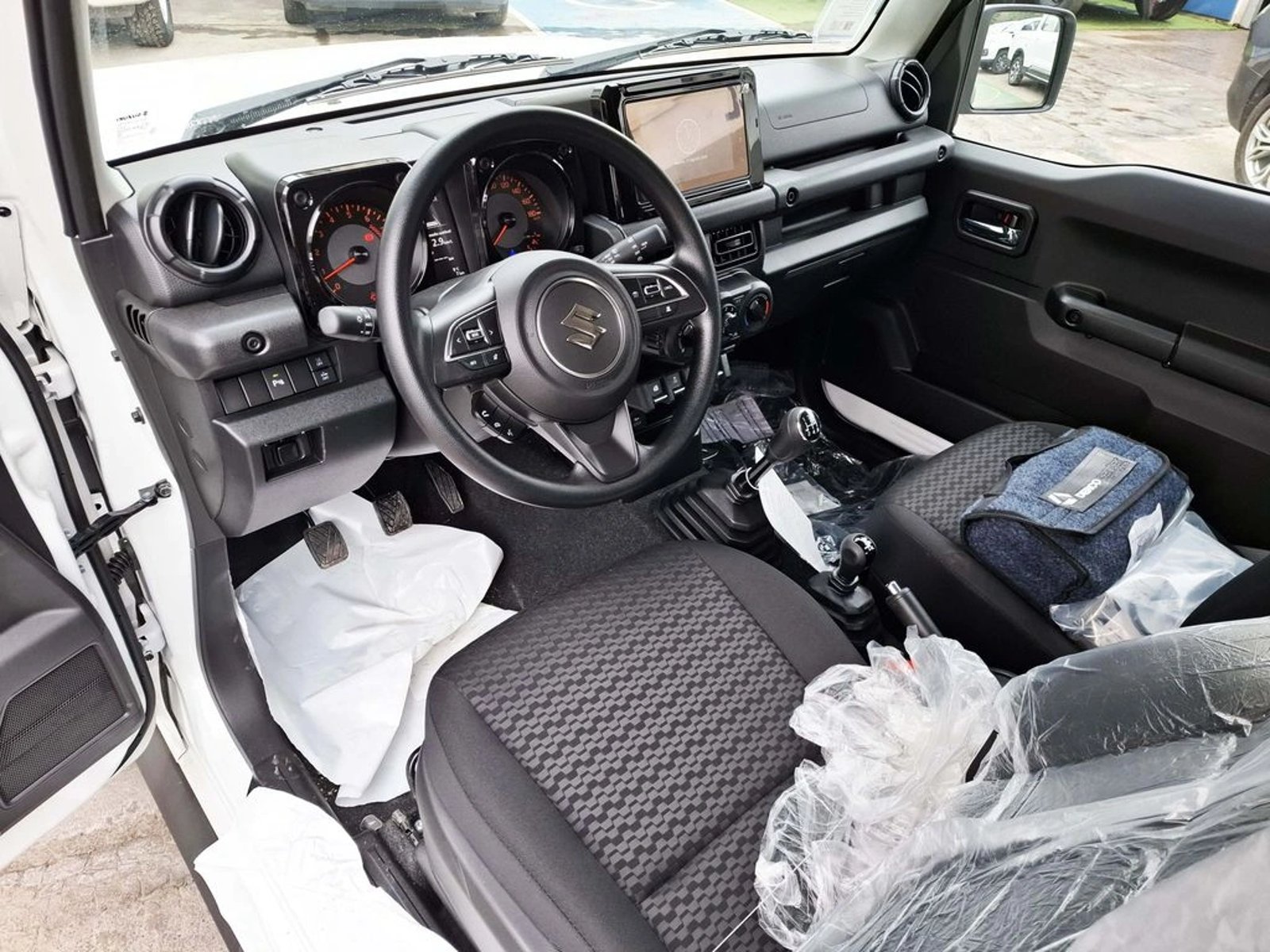 Suzuki JIMNY GL WINCHE MT 2026 - Imagen 16 de 20