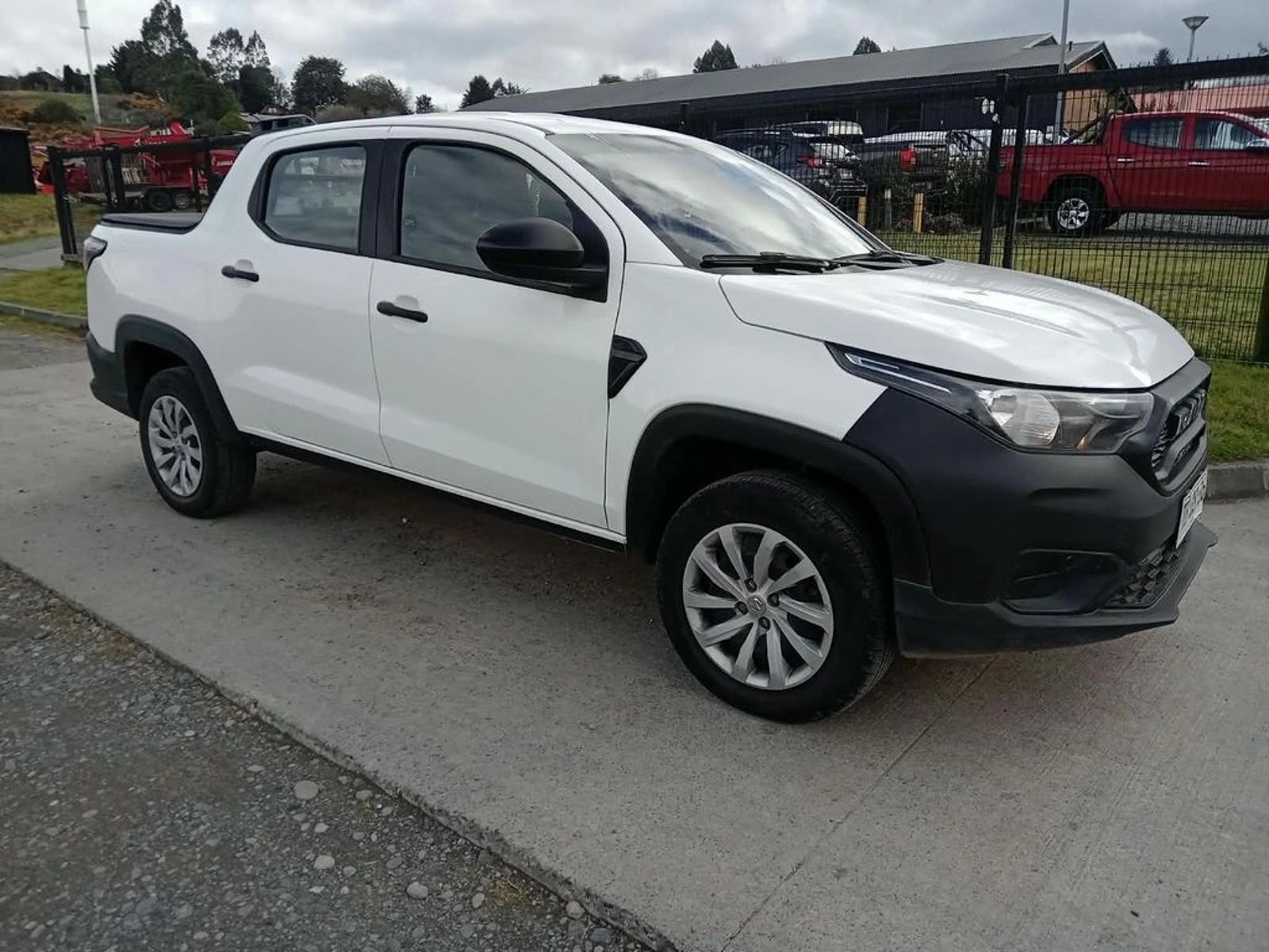 RAM 700 SLT CD 1.4 2024 - Foto 2 de 8