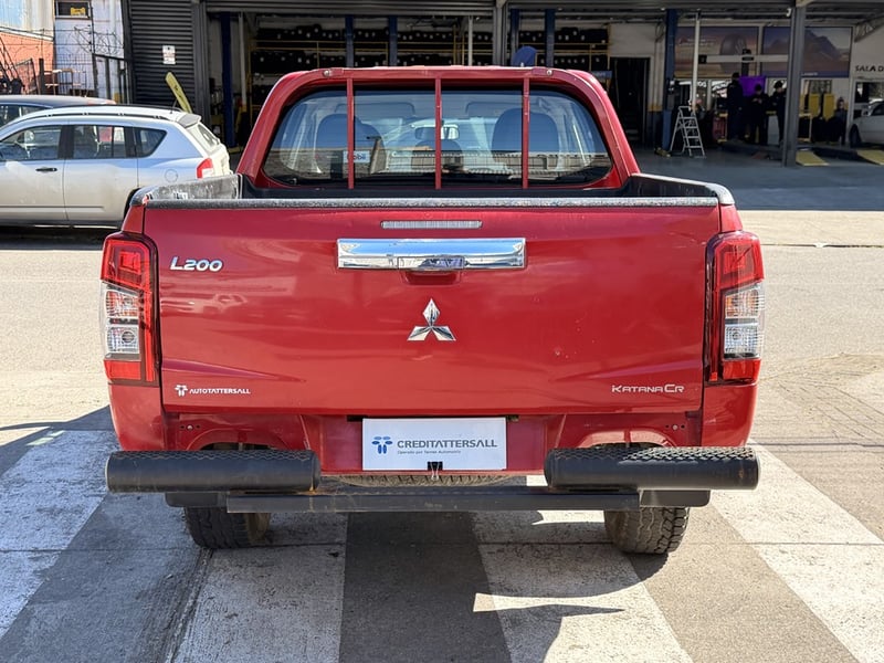 Mitsubishi L200 KATANA CR 2.4 4X2 2022 - Imagen 7 de 20
