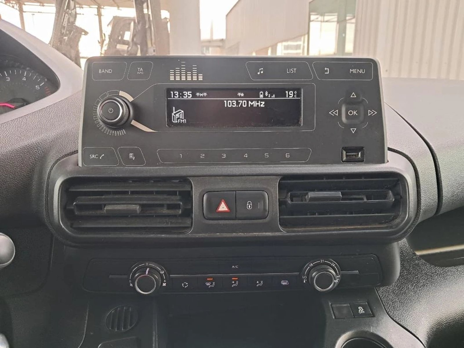 PEUGEOT PARTNER 1.6 L1 HD1 MT 2021 - Imagen 18 de 19