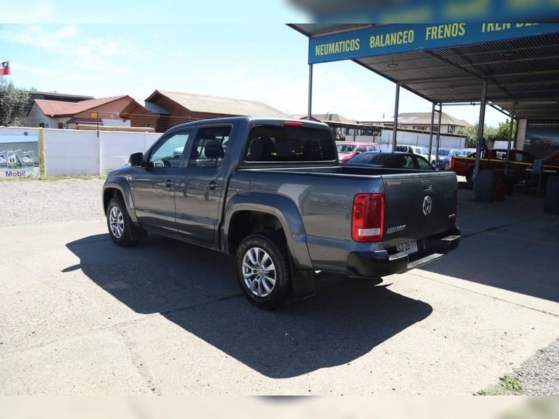 Volkswagen AMAROK 2.0 COMFORTLINE DIESEL 4MOTION 4X4 DOB. CAB. AT 4P 2023 - Imagen 8 de 20