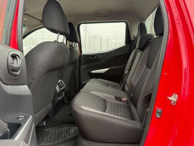 Nissan NAVARA 2.3 SE 4X2 MT 2022 - Imagen 10 de 16