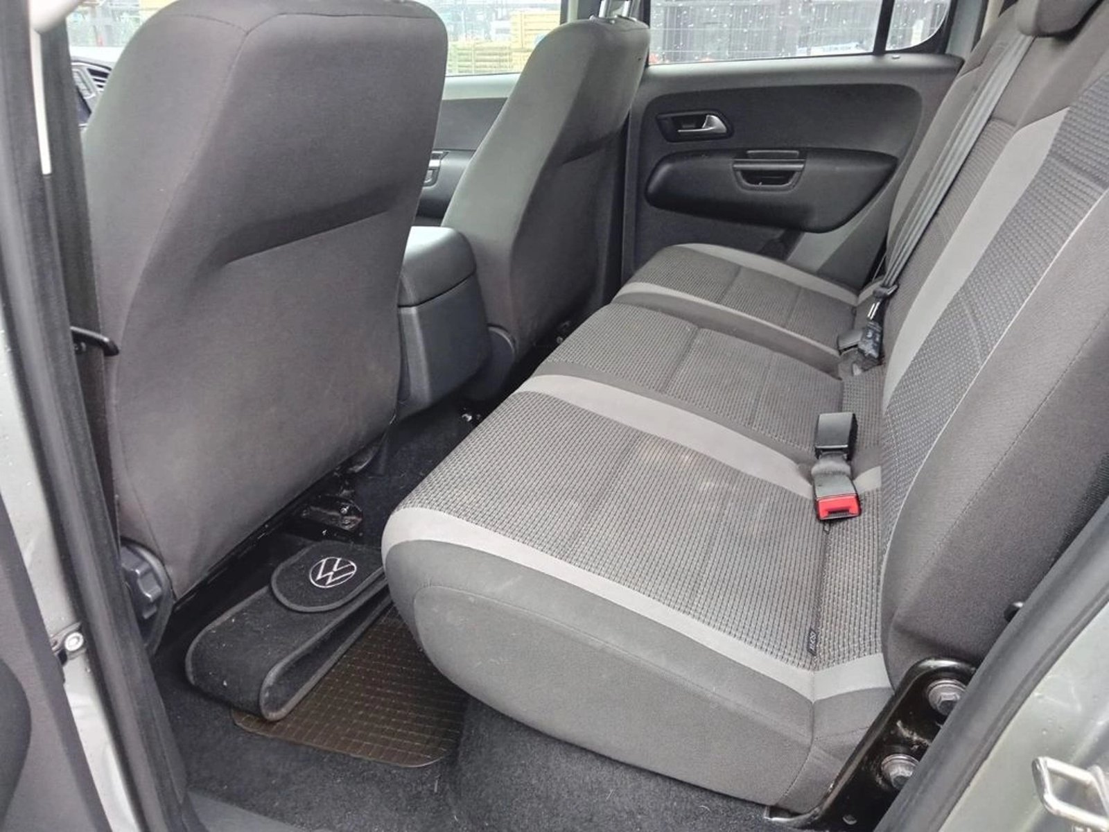 Volkswagen AMAROK COMFORTLINE 2.0 AT 2022 - Imagen 6 de 8