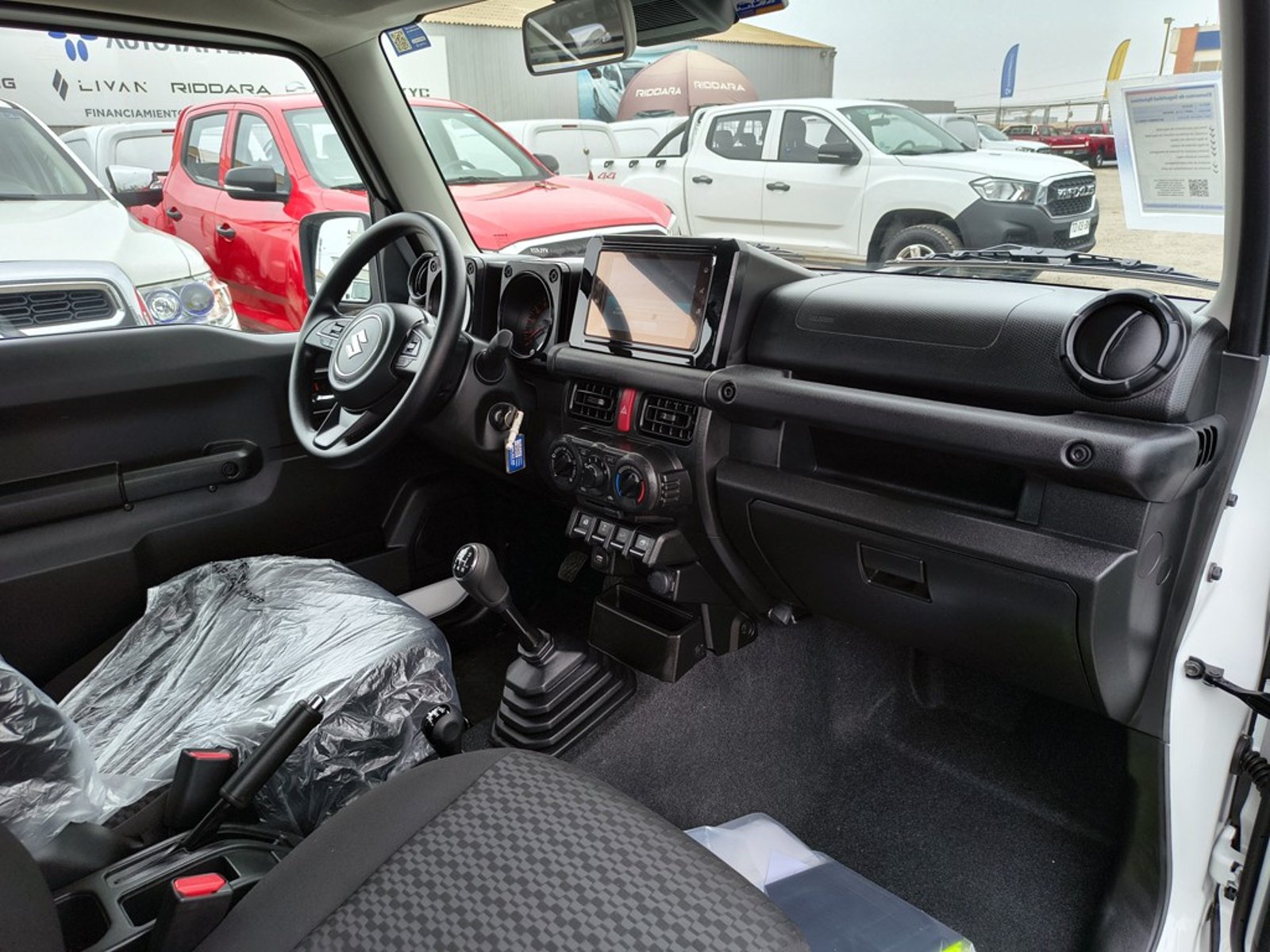 Suzuki JIMNY GL WINCHE MT 4X4 PRECIO+ IVA 2026 - Imagen 17 de 19