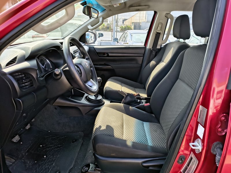 Toyota HILUX 2.4 Diesel 4x2 T/M 2023 - Imagen 10 de 20