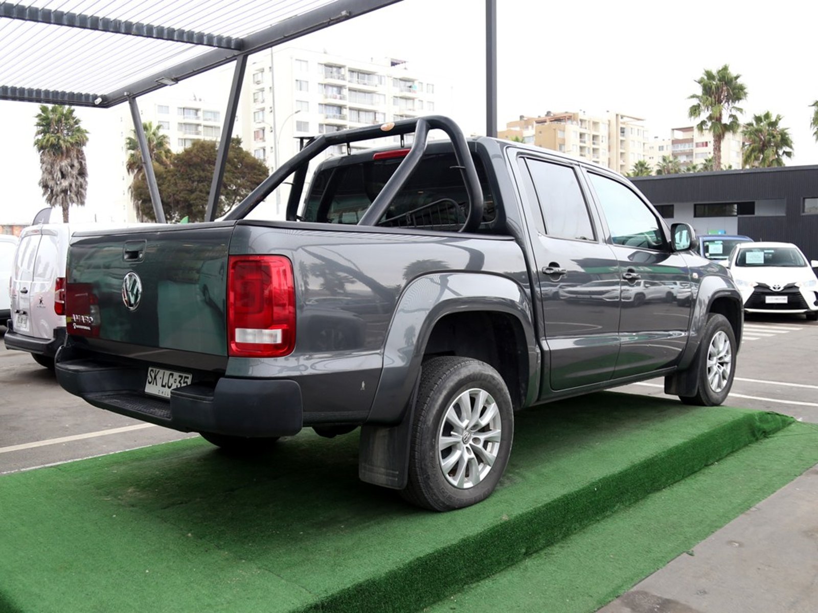 VOLKSWAGEN AMAROK TRENDLINE 4X2 2.0 MT 2023 - Imagen 6 de 20