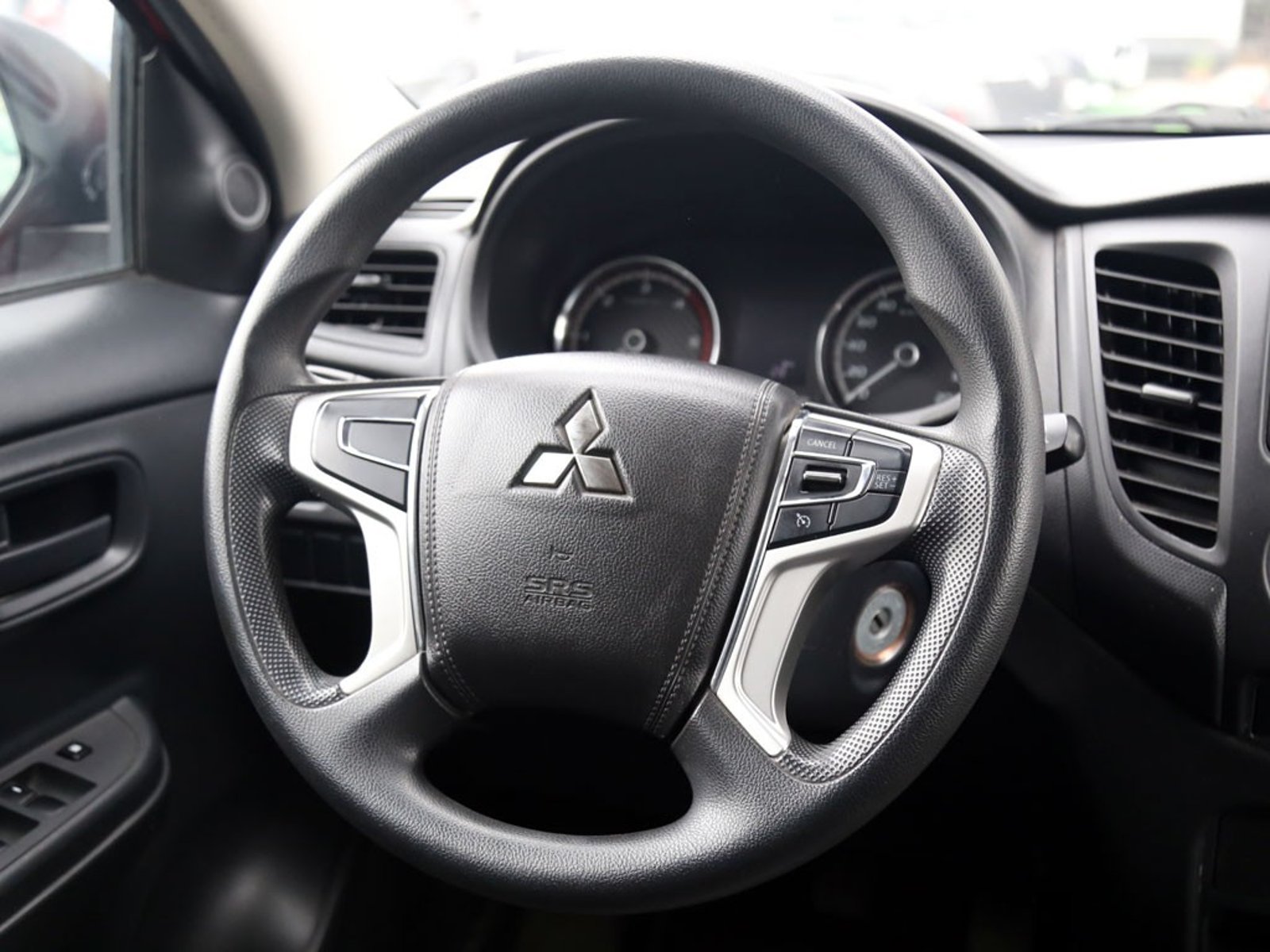 MITSUBISHI L200 L200 KATANA 4X2 DIESEL 2023 - Imagen 13 de 19