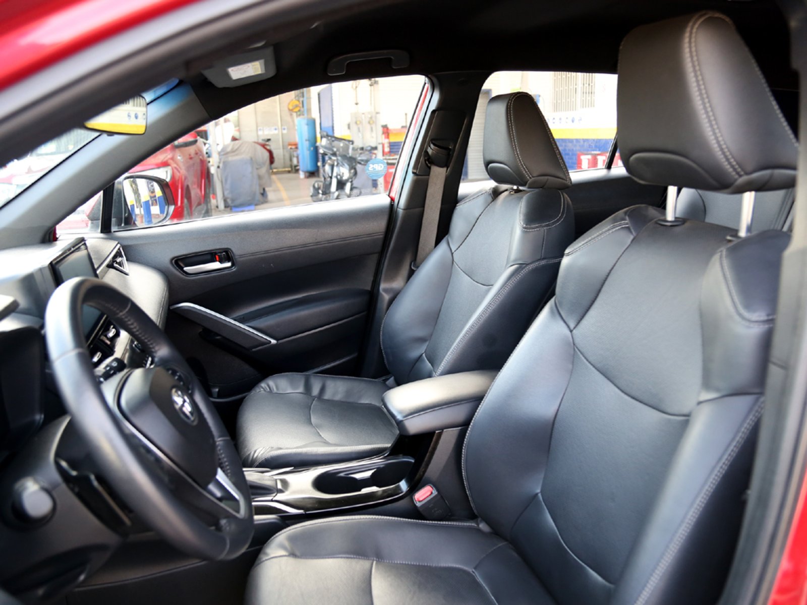 Toyota COROLLA CROSS 2.0 SEG 4X2 CVT AT 5P 2023 - Imagen 12 de 20