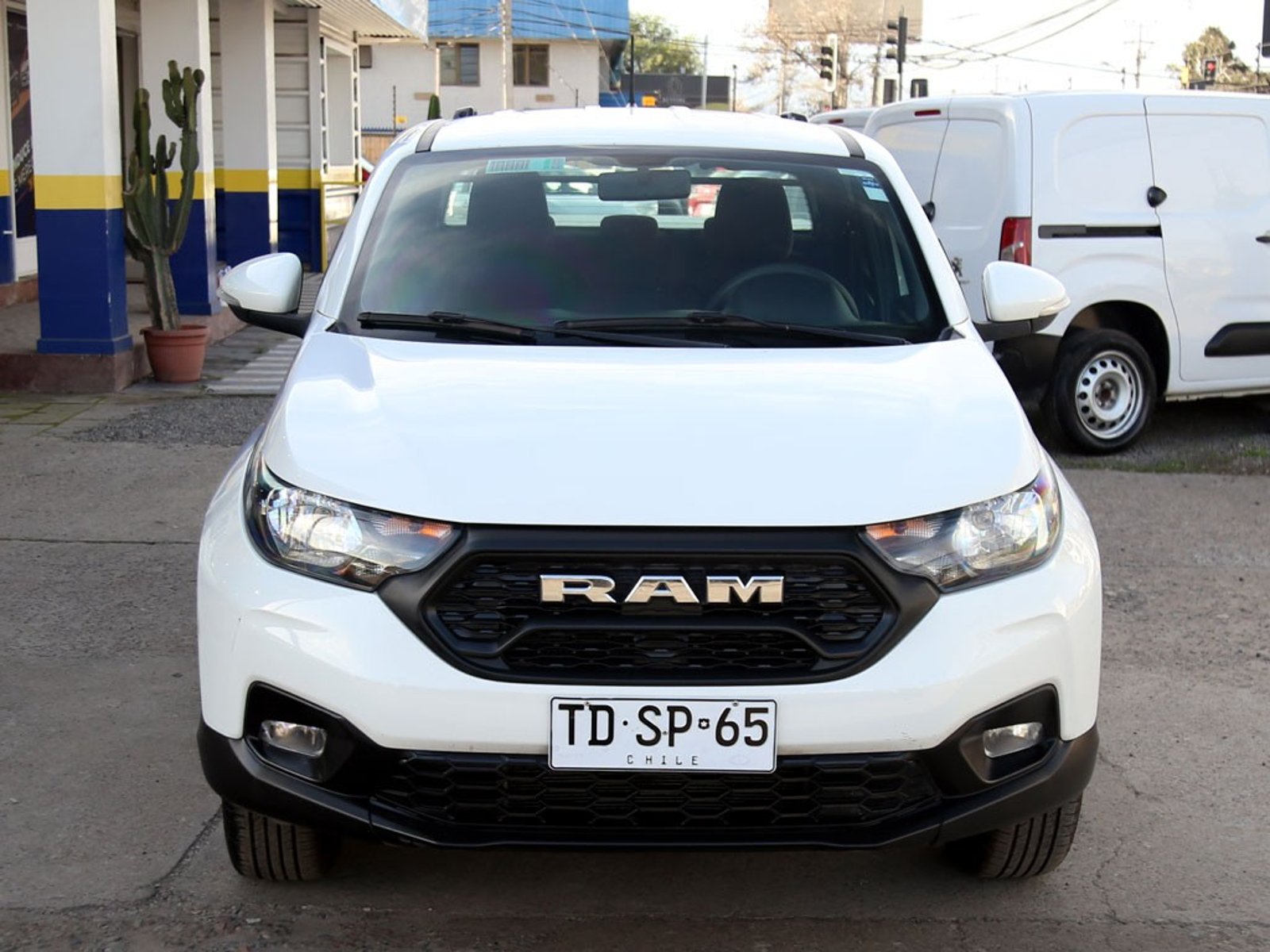 RAM 700 BIGHORNE DCAB 1.3 2024 - Foto 2 de 20