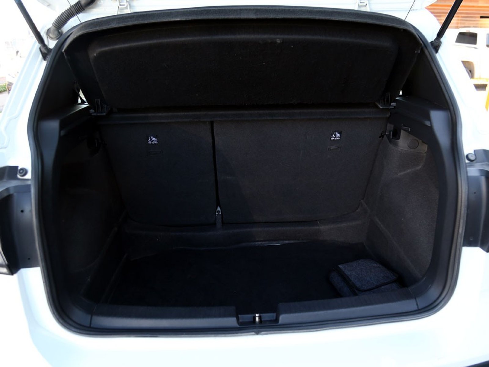Volkswagen T-CROSS TSI 4X2 1.0 AUT 2025 - Imagen 10 de 20