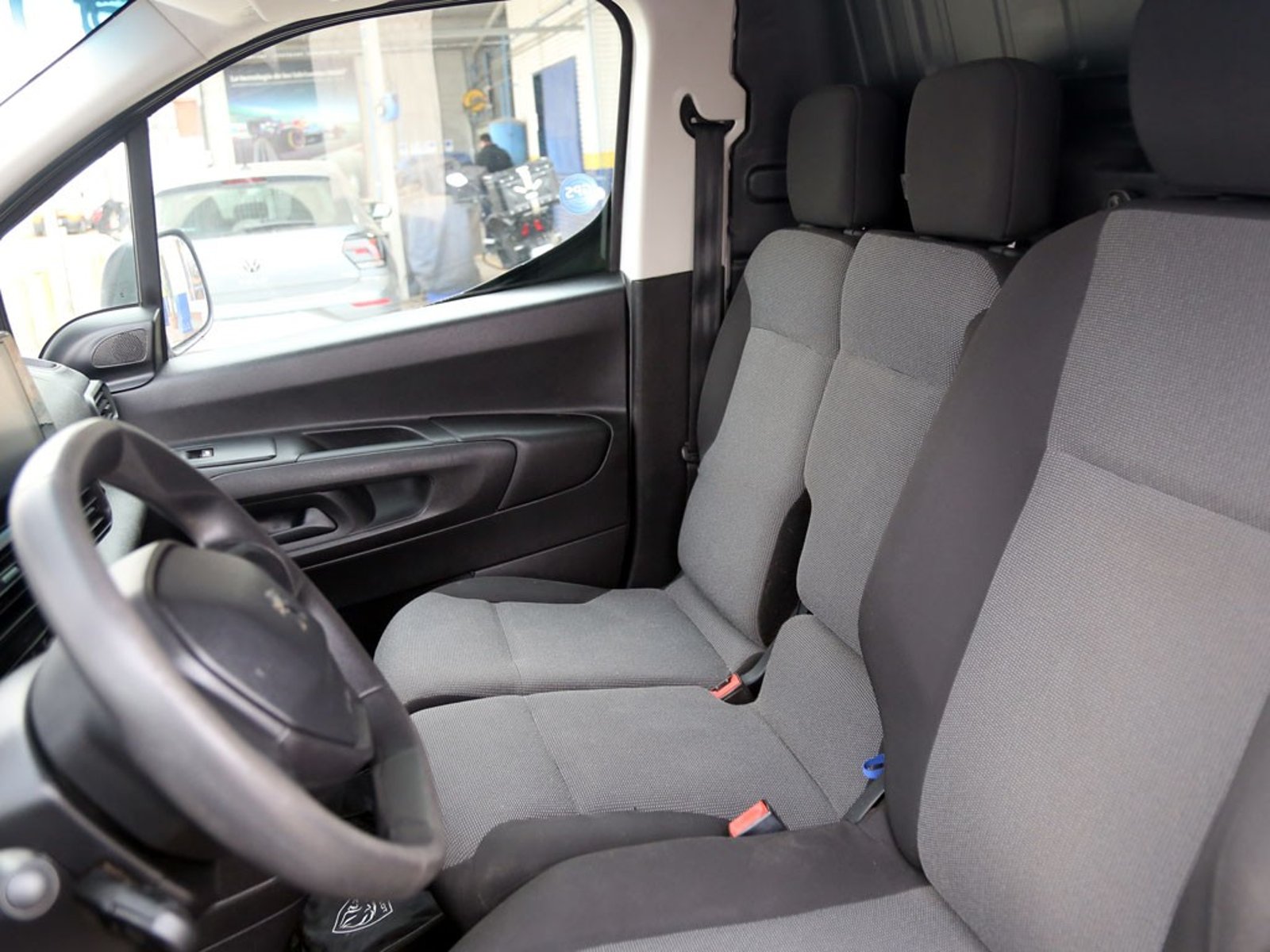 PEUGEOT PARTNER 1.5 L1 HDI DIESEL 100HP 4X2 MT 5P 2024 - Imagen 16 de 19