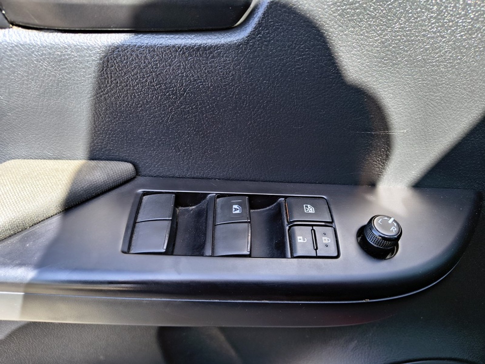 TOYOTA HILUX 2.4 DX Diesel 4x2 T/M 2022 - Imagen 8 de 19
