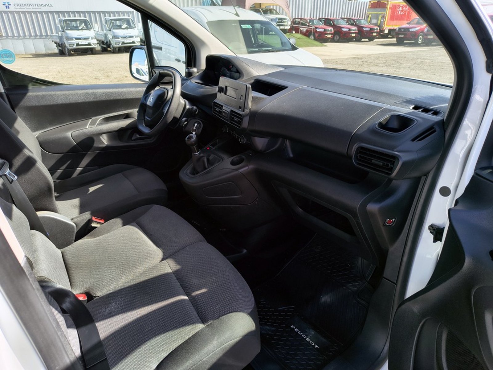 PEUGEOT PARTNER PARTNER 1.6 Diesel 4x2 T/M 2021 - Imagen 16 de 17