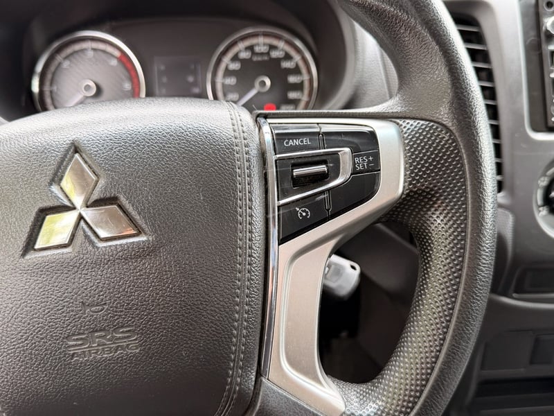 Mitsubishi L200 KATANA CRT 2023 - Imagen 18 de 20