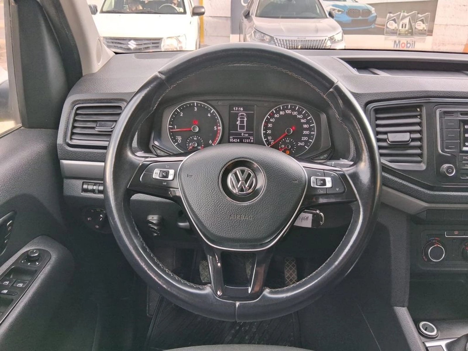 VOLKSWAGEN AMAROK 2.0 TRENDLINE MT 4X4 DIESEL 2022 - Imagen 10 de 20