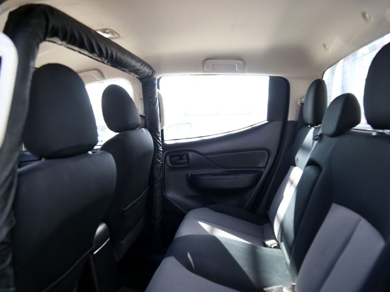 Mitsubishi L200 2.4 KATANA CRT DIESEL DOB. CAB. 4X4 MT 4P 2023 - Imagen 20 de 20