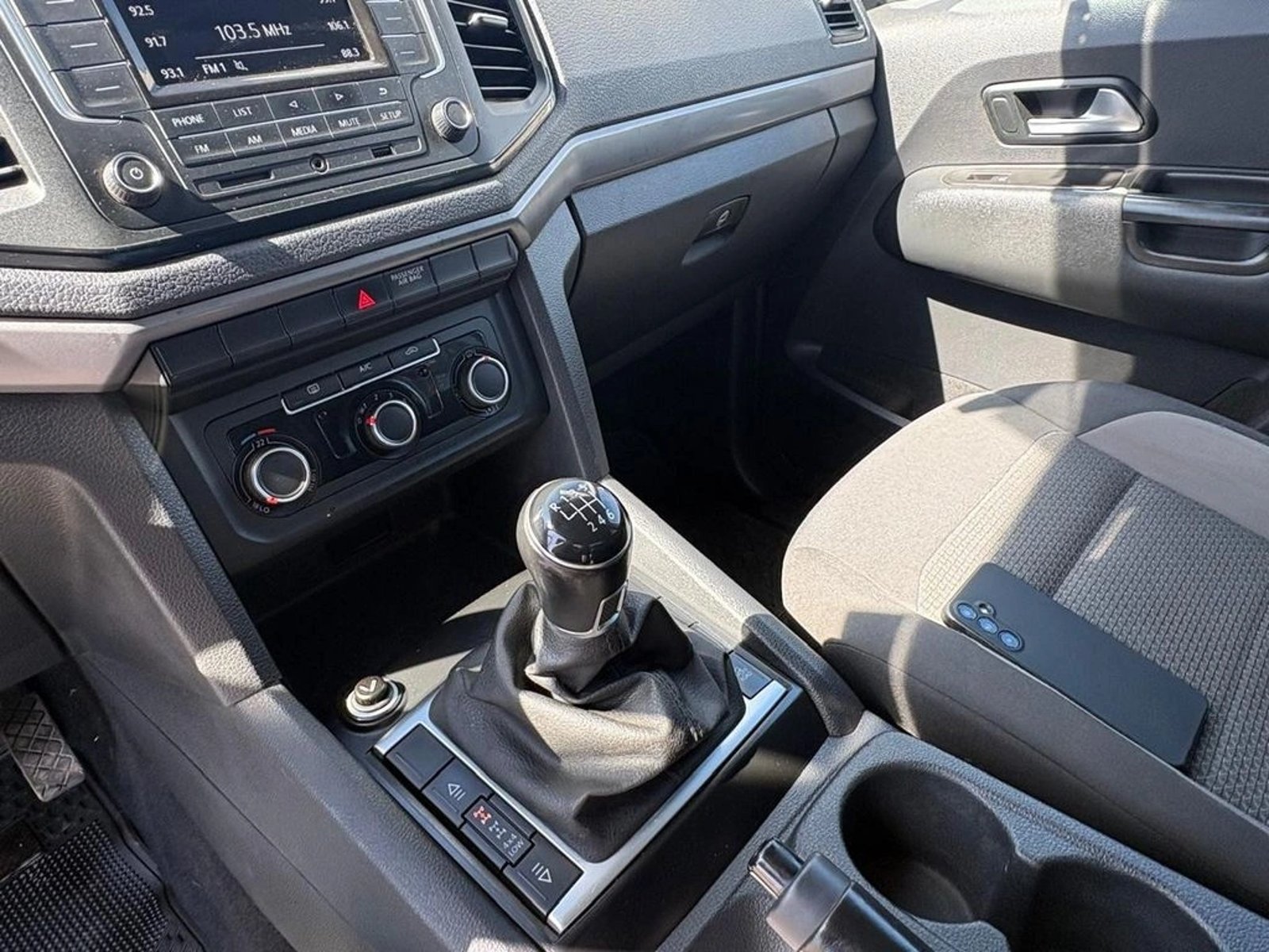 VOLKSWAGEN AMAROK TRENDLINE 4X4 DIESEL 2023 - Imagen 10 de 12