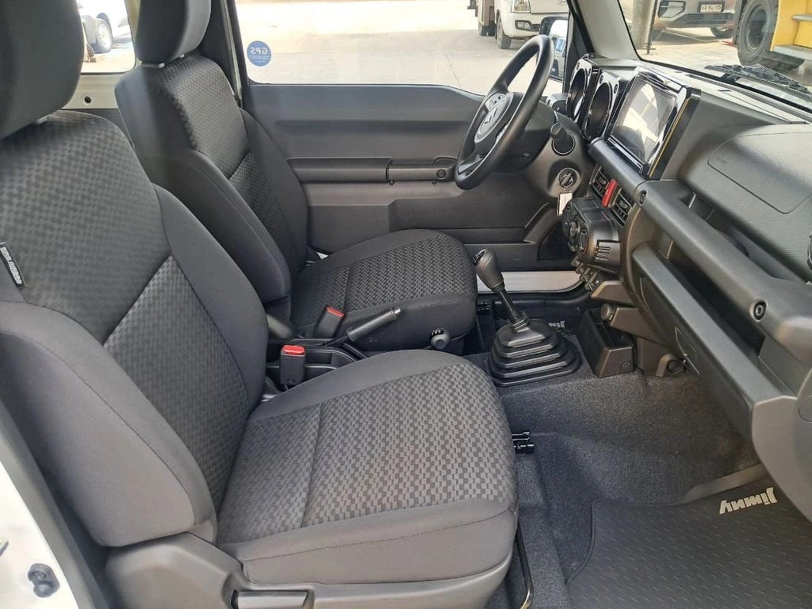 Suzuki JIMNY GL WINCHE MT 4X4 2026 - Imagen 16 de 20
