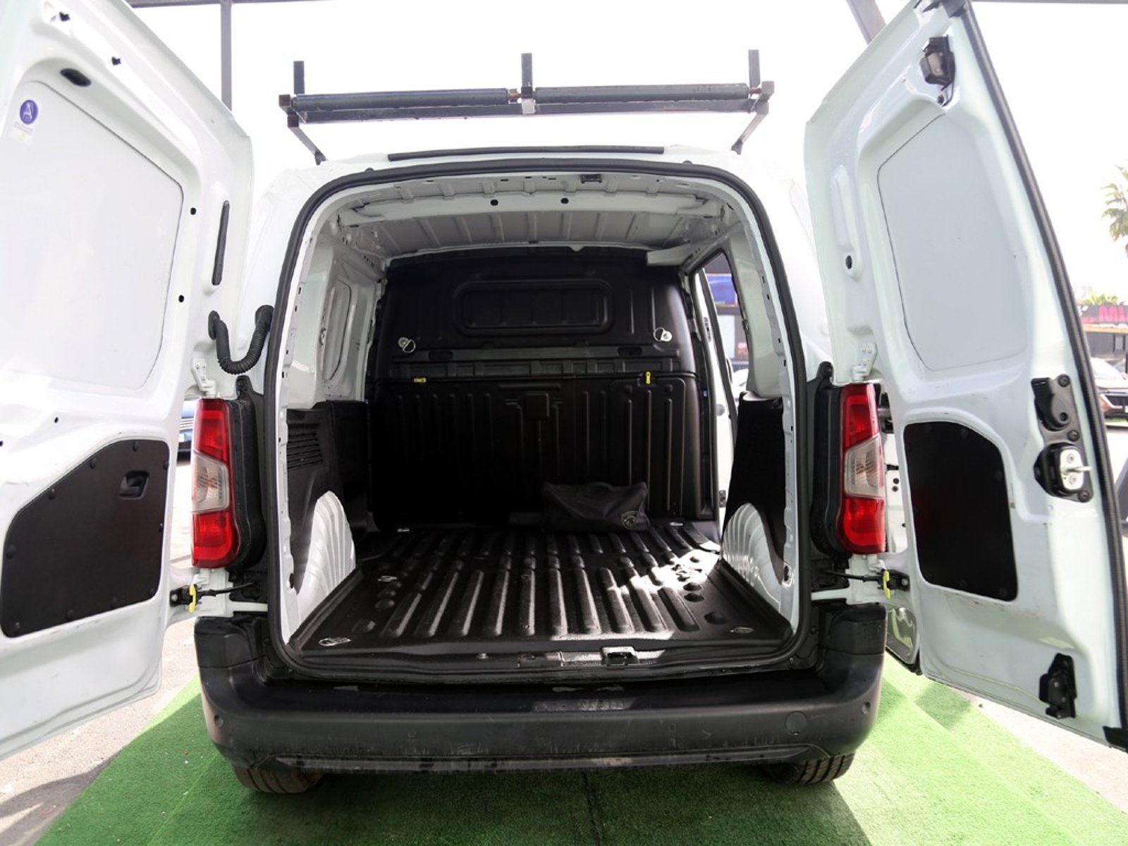 Peugeot PARTNER 1.5 L1 HDI MT 2023 - Imagen 8 de 20