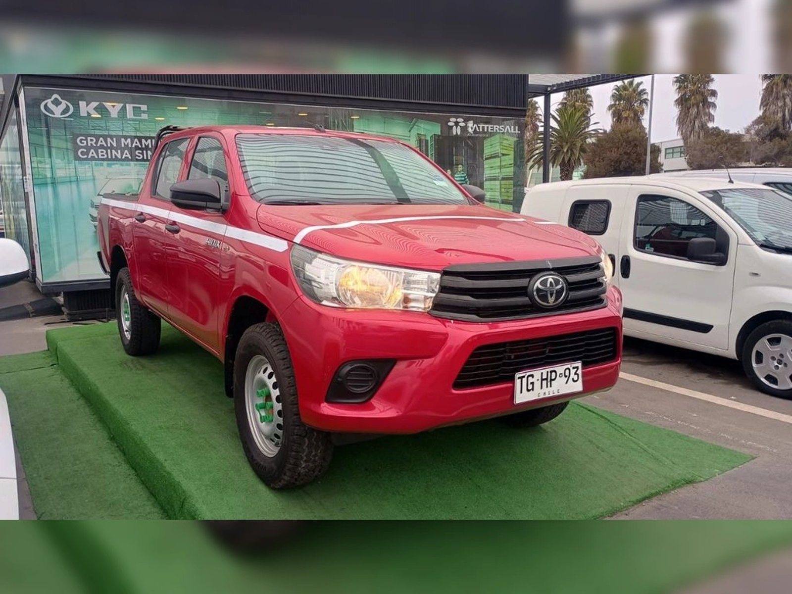 TOYOTA HILUX 2.4 DX DIESEL 4X2 DOB. CAB. MT 4P 2024 - Imagen 3 de 13