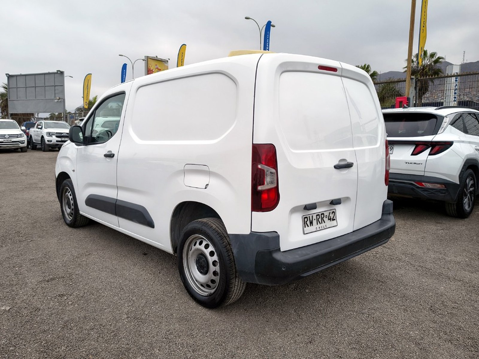 Peugeot PARTNER L1 1.6 Diesel 4x2 T/M 2022 - Foto 5 de 17