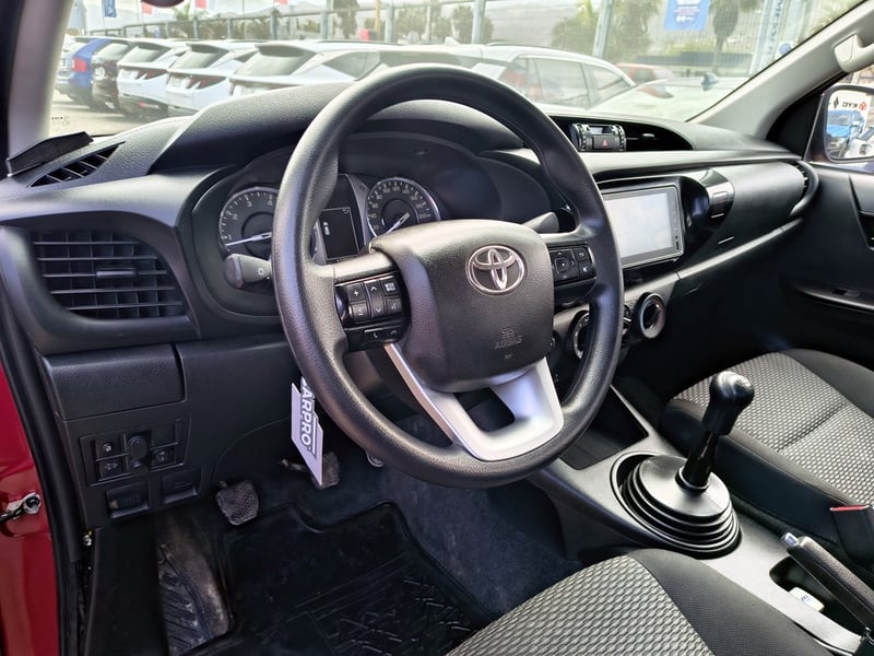 Toyota HILUX 2.4 Diesel 4x2 T/M 2023 - Imagen 8 de 20