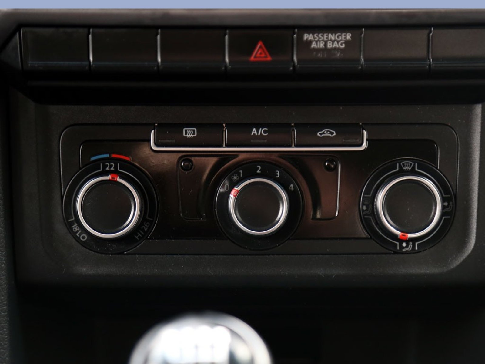 Volkswagen AMAROK DCAB TDI 4X4 TRENDLINE 2.0 2023 - Imagen 18 de 20