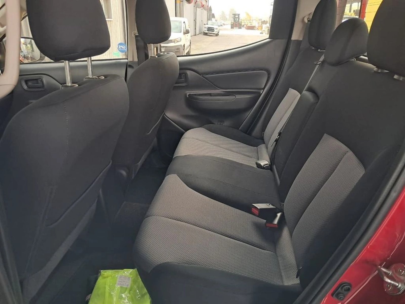 MITSUBISHI L200 KATANA CRT DIESEL 4X4 2022 - Imagen 15 de 20