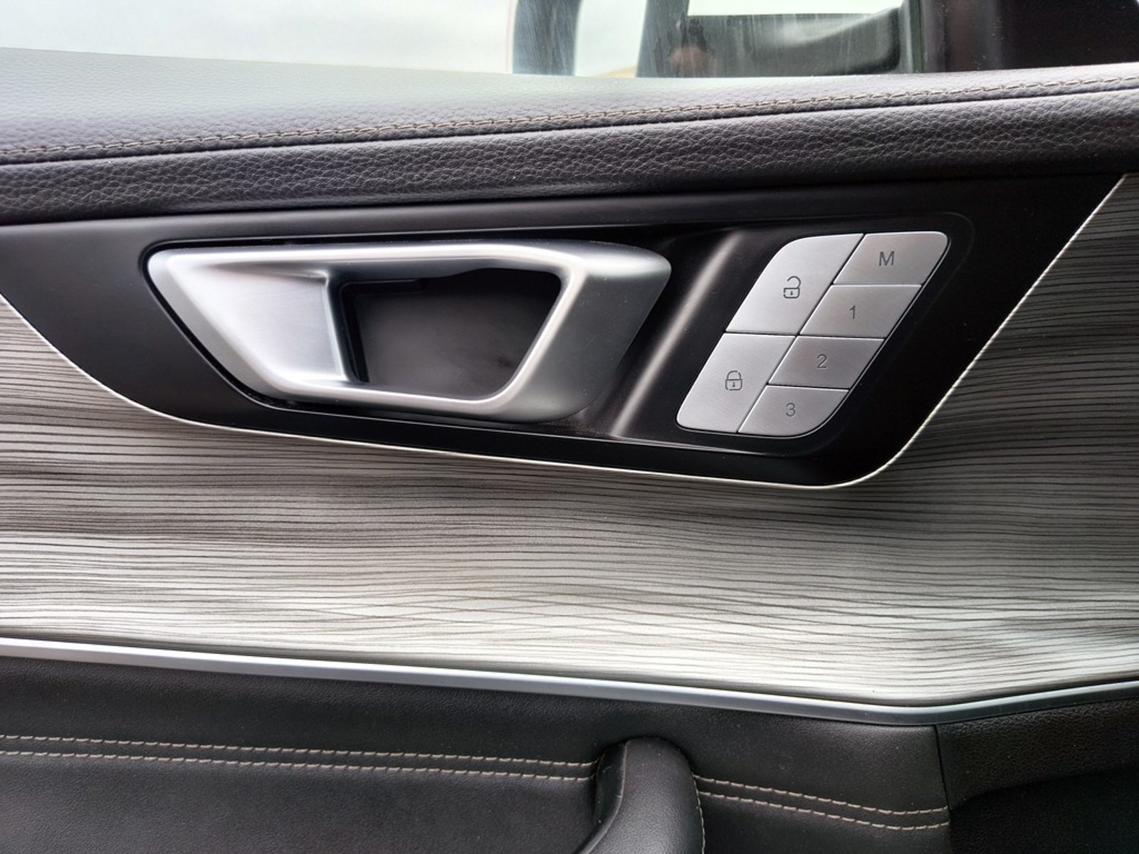 Chery TIGGO 8 PRO MAX TIGGO 8 PRO 2.0 Gasolina 4x4 T/A 2023 - Imagen 8 de 20
