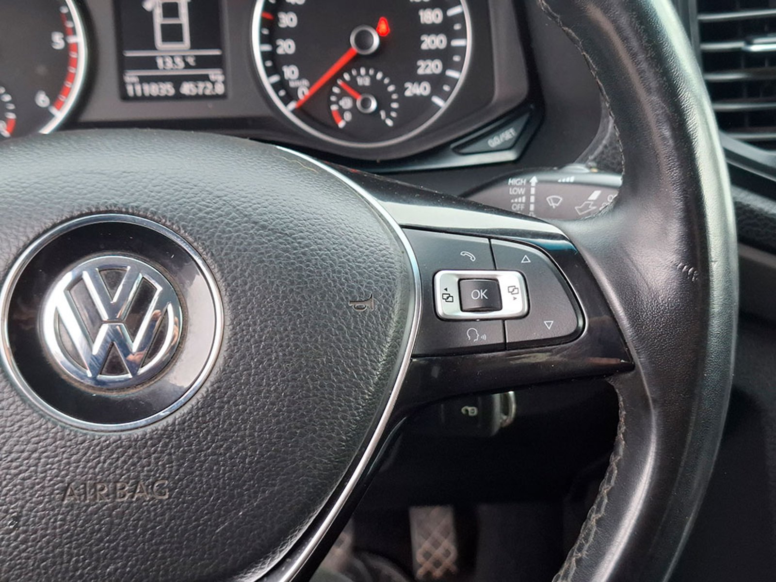 Volkswagen AMAROK 2.0 Confortline 4X4 2023 - Imagen 12 de 20