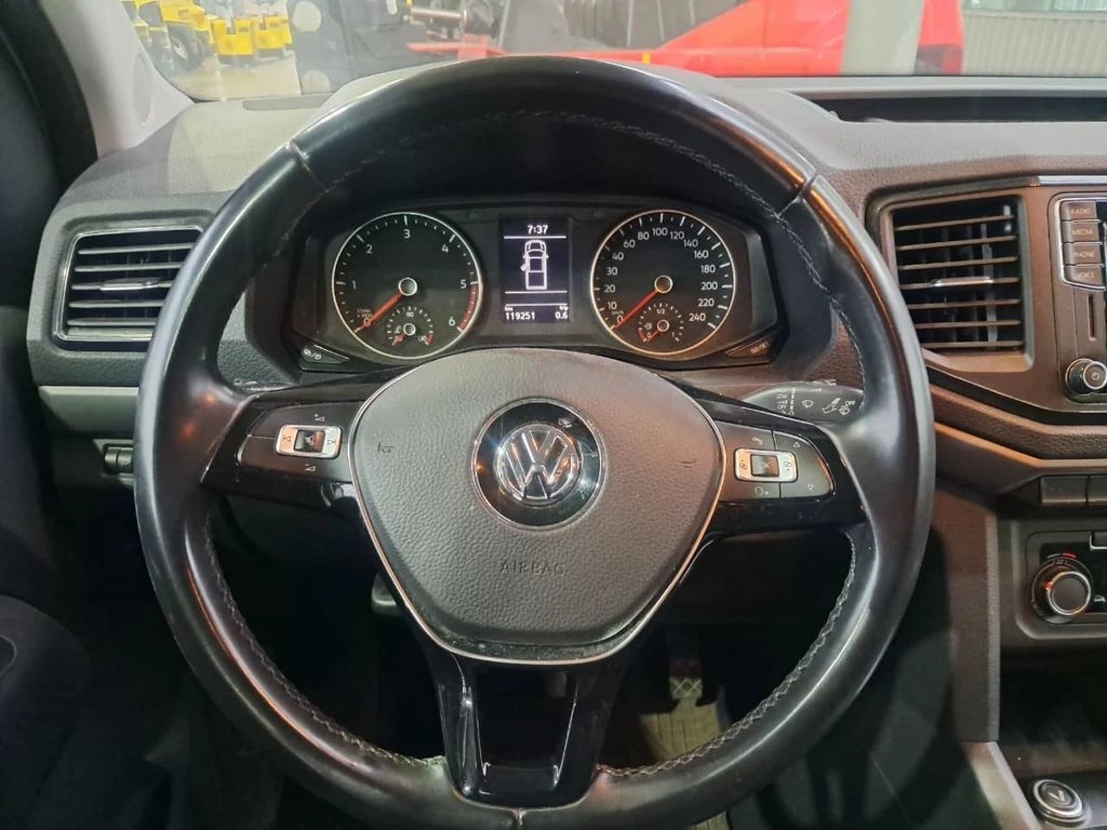 Volkswagen AMAROK 2.0 COMFORTLINE 4X4 AT 2022 - Imagen 20 de 20