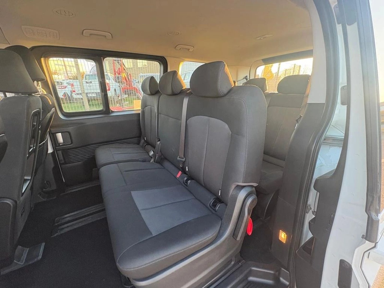 HYUNDAI STARIA FURGÓN US4 2.2 CRDI AUT. 2025 - Imagen 9 de 10