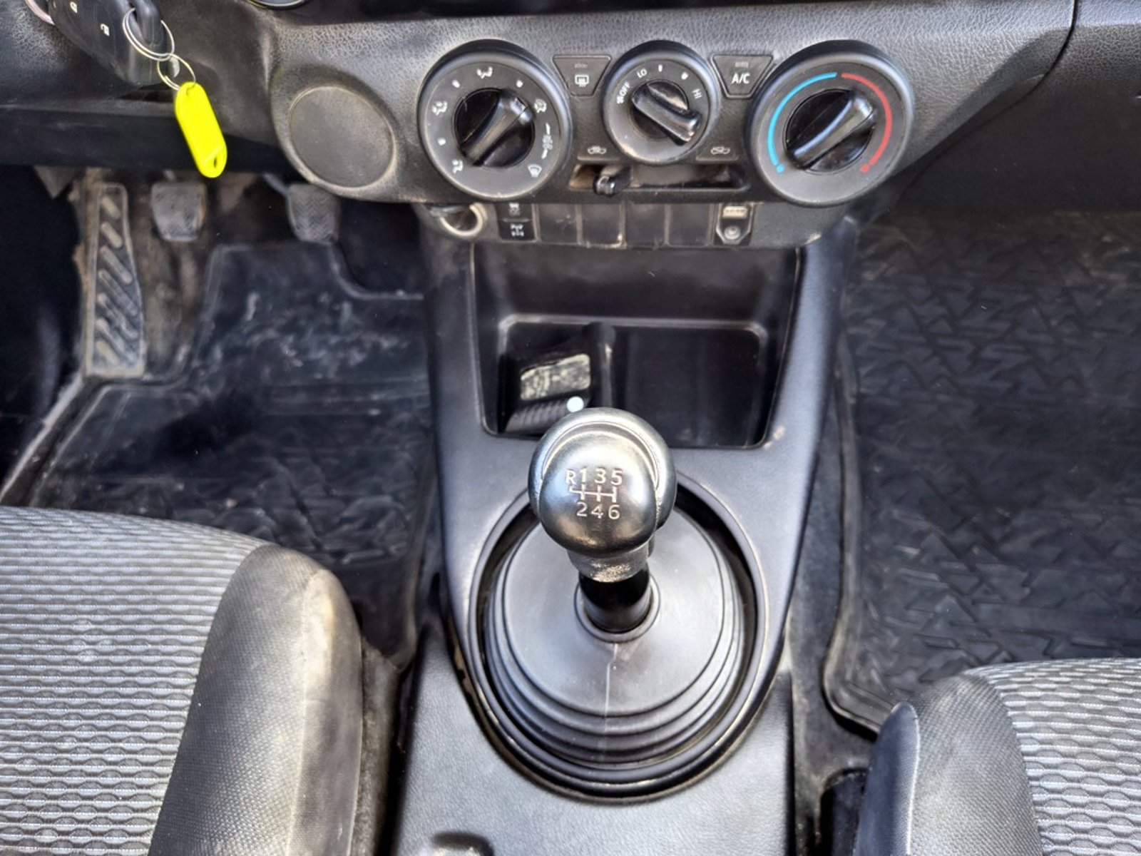 TOYOTA HILUX HILUX TSS 2.4 Diesel 4X2 T/M 2021 - Imagen 16 de 18