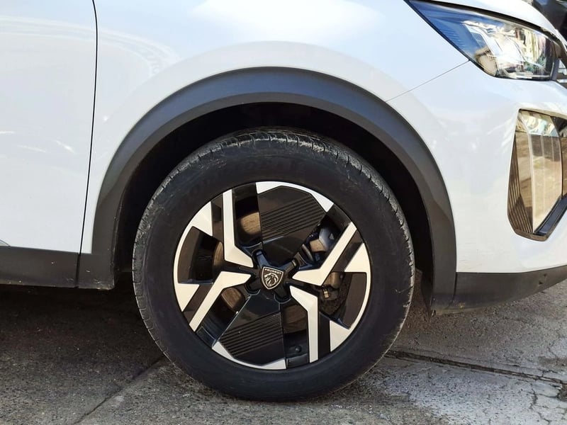 Peugeot 2008 1.5 BlueHDI  Auto Allure 2025 - Imagen 6 de 20