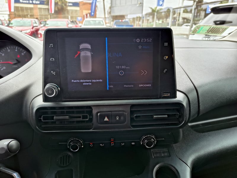 Peugeot PARTNER L1 1.5 Diesel 4X2 T/M 2024 - Imagen 13 de 17